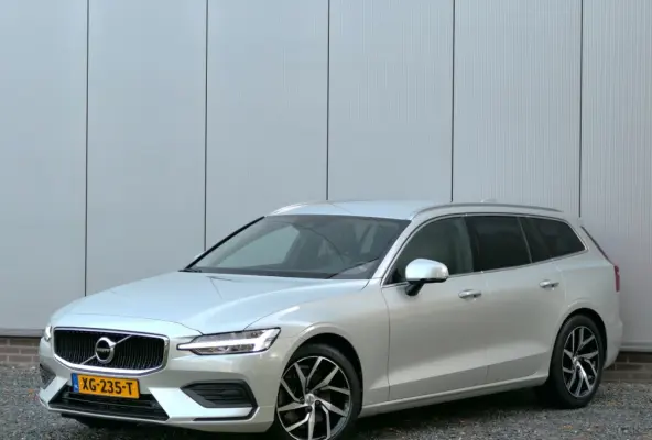 2.0 T5 AUT Momentum 12 MND garantie Navi / Half leer / Cruis control