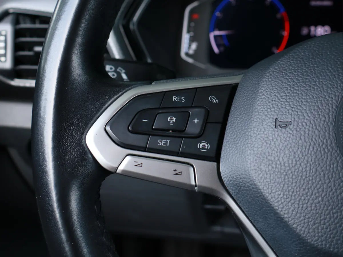 1.0 TSI Life Vitrual Cockpit / Camera / Cruise / Navi / Airco