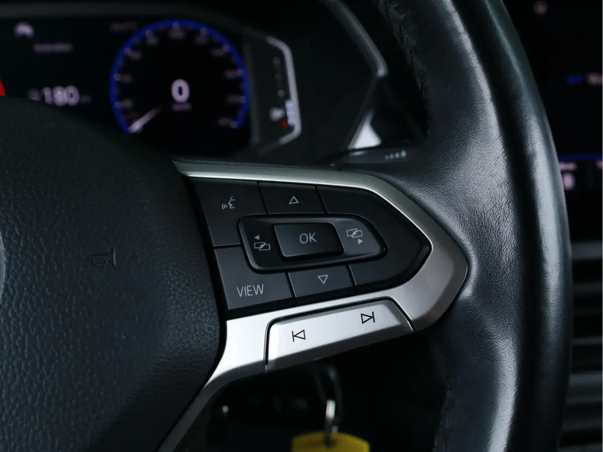 1.0 TSI Life Vitrual Cockpit / Camera / Cruise / Navi / Airco