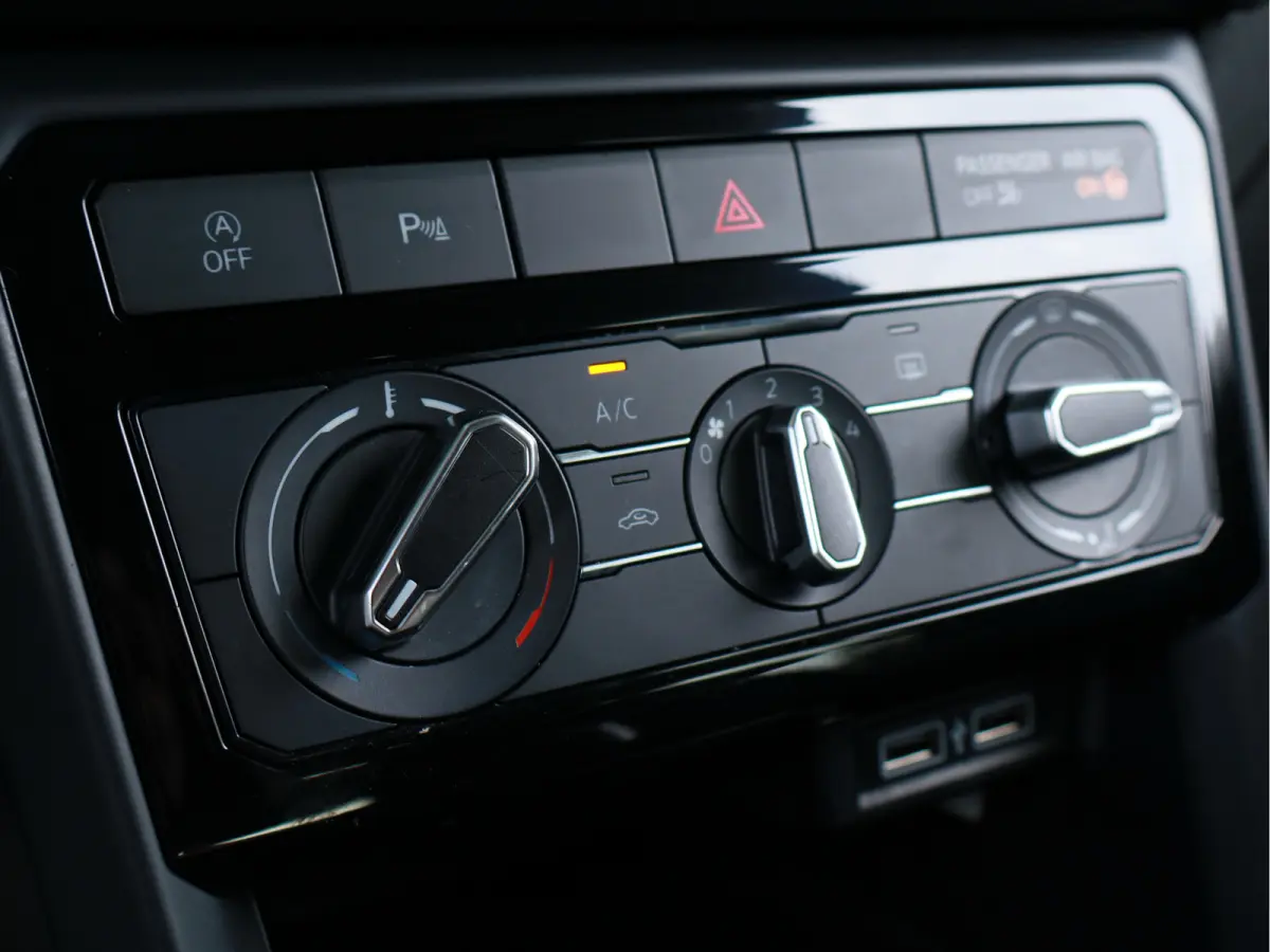 1.0 TSI Life Vitrual Cockpit / Camera / Cruise / Navi / Airco