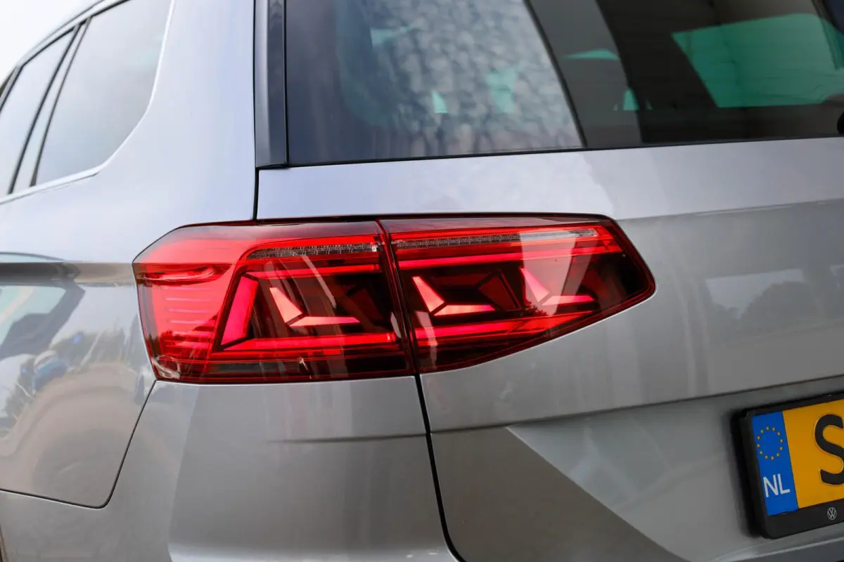 1.5 TSI 150pk DSG R-Line Business + | Achteruitrijcamera | Stoelverwarming | Parkeersensoren