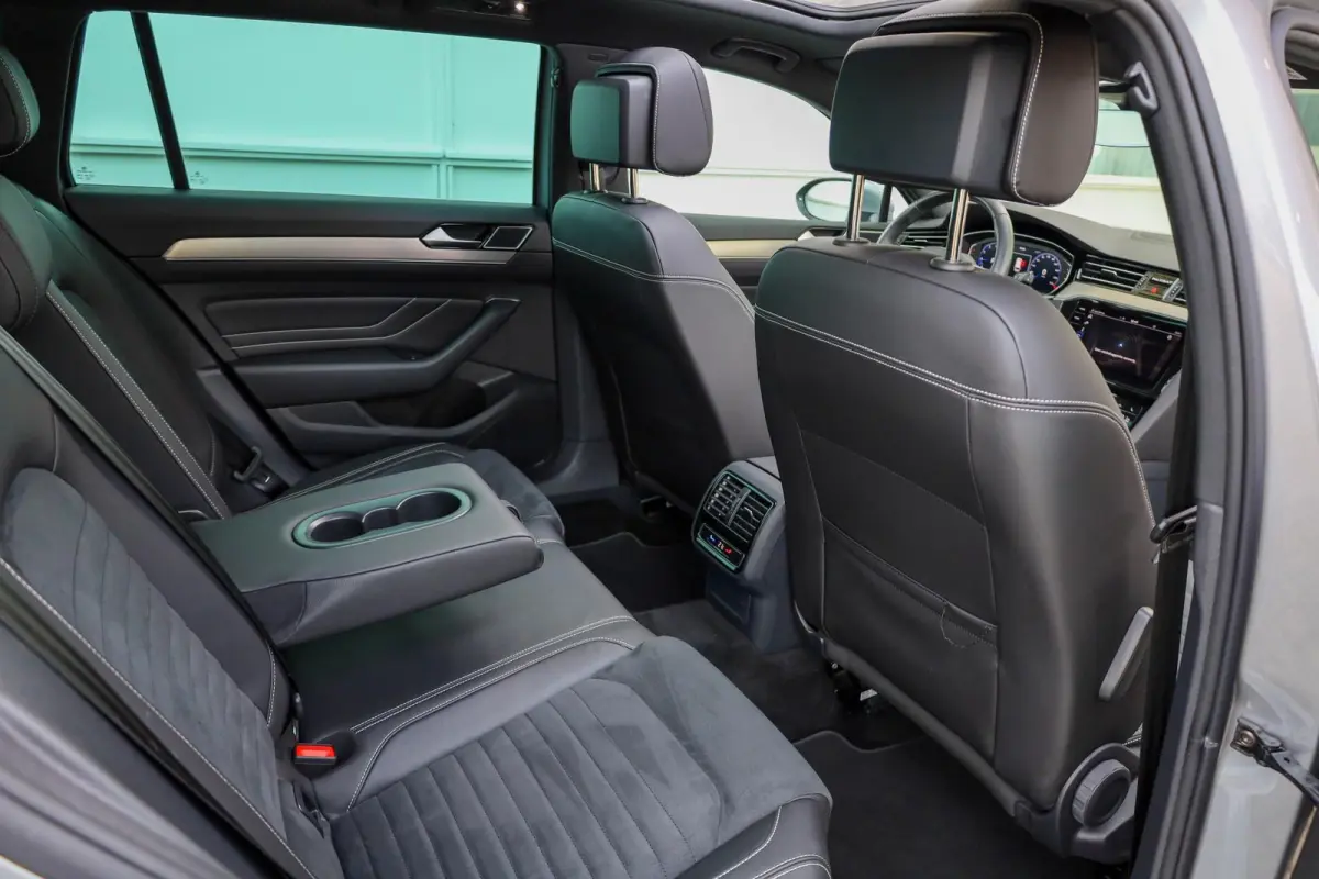 1.5 TSI 150pk DSG R-Line Business + | Achteruitrijcamera | Stoelverwarming | Parkeersensoren