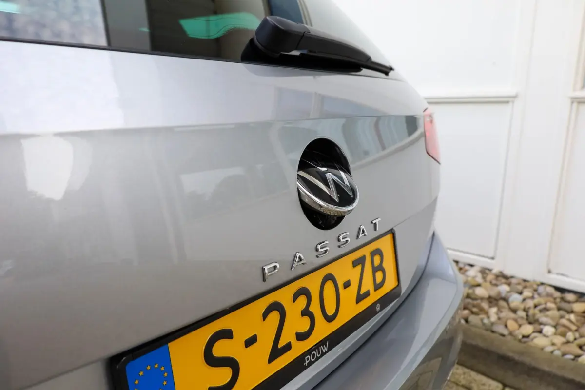 1.5 TSI 150pk DSG R-Line Business + | Achteruitrijcamera | Stoelverwarming | Parkeersensoren