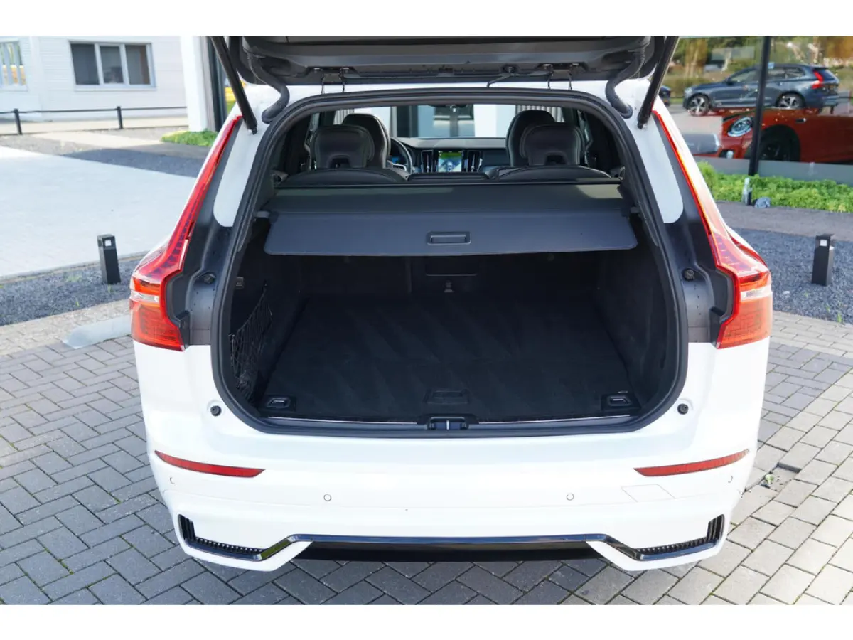 2.0 T6 Plug-in hybrid AWD Plus Dark Long Range | SOH 100% | Trekhaak | Harman Kardon | Adaptieve cruise control | Schuif/kanteld