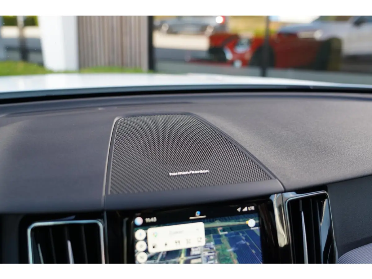2.0 T6 Plug-in hybrid AWD Plus Dark Long Range | SOH 100% | Trekhaak | Harman Kardon | Adaptieve cruise control | Schuif/kanteld