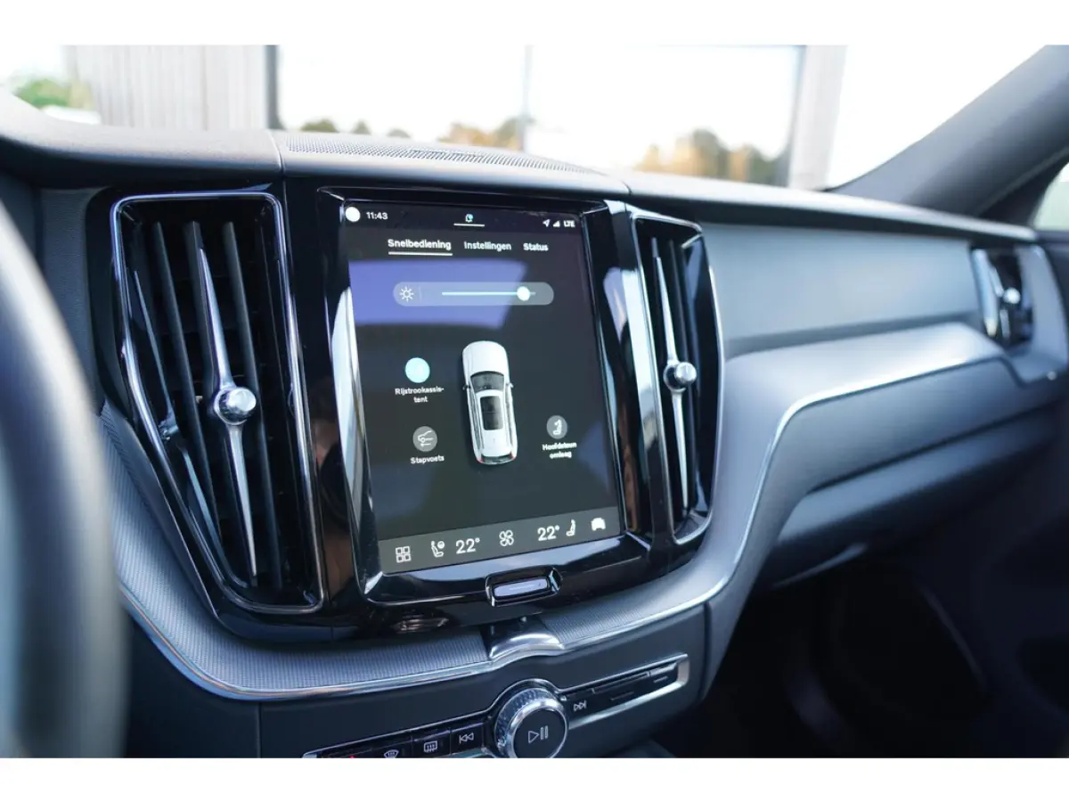 2.0 T6 Plug-in hybrid AWD Plus Dark Long Range | SOH 100% | Trekhaak | Harman Kardon | Adaptieve cruise control | Schuif/kanteld