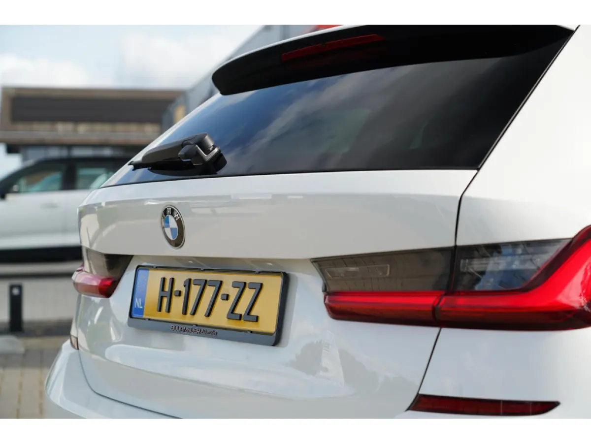318i High Executive M