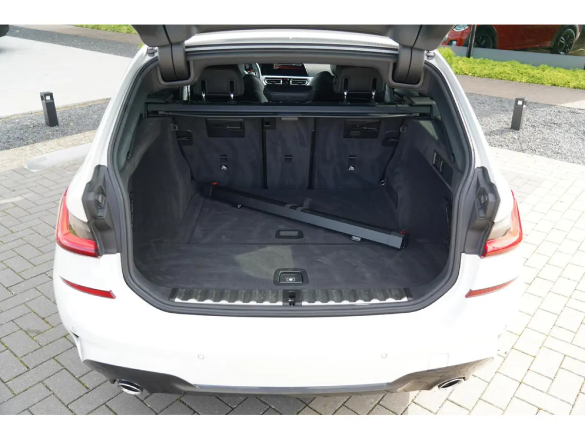 318i High Executive M