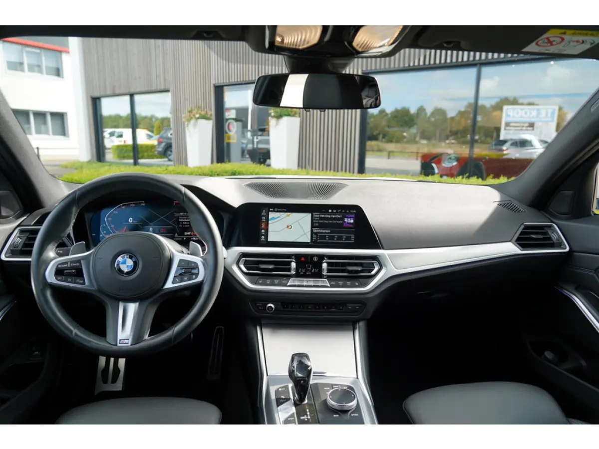 318i High Executive M