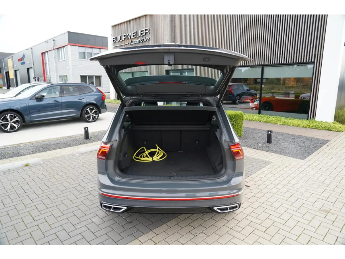 1.4 TSI eHybrid R-Line Business+ | Sfeerverlichting | Stoel en stuurwielverwarming | Dodehoek detectie | Digitaal dashboard | Ad