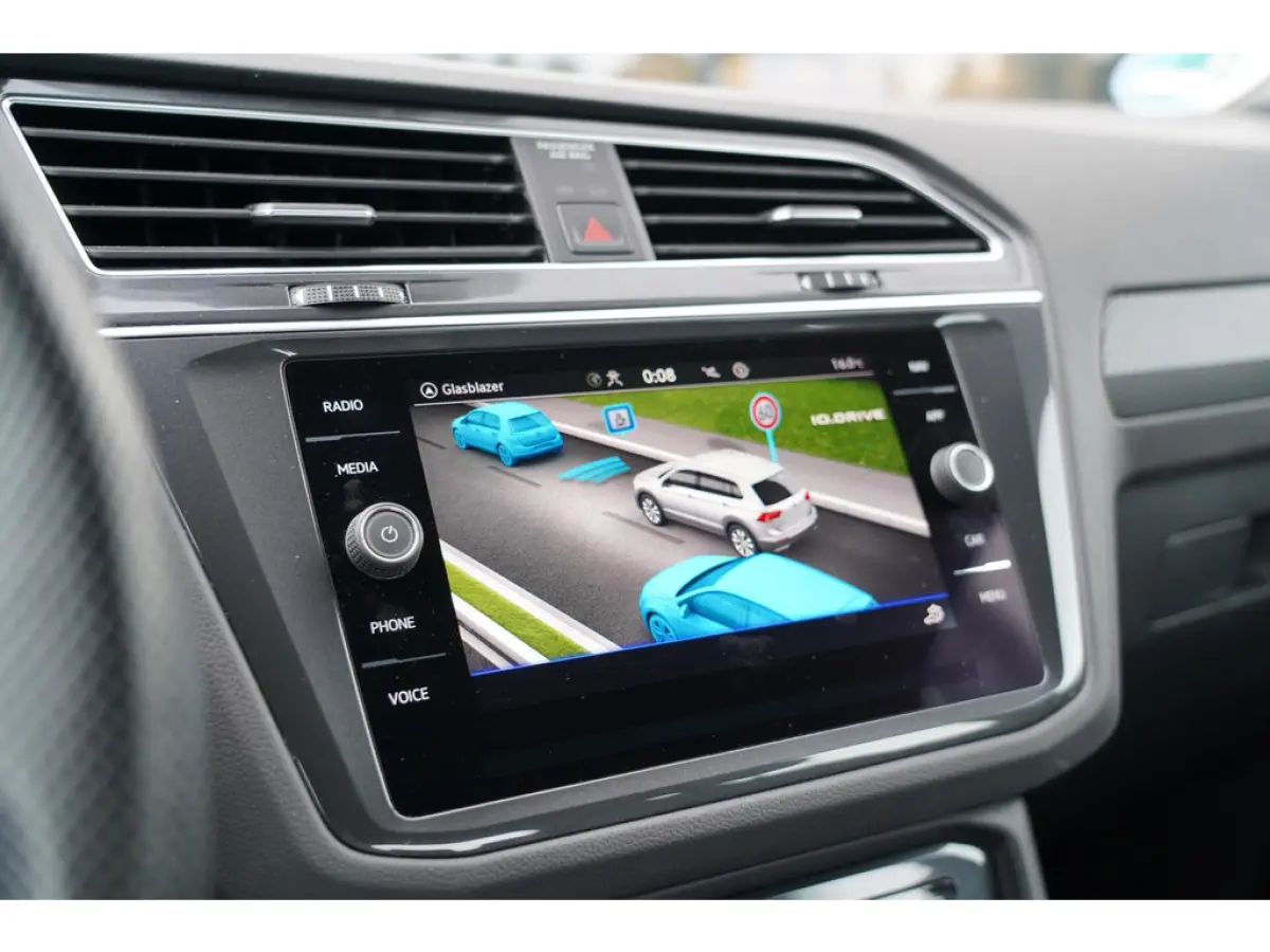 1.4 TSI eHybrid R-Line Business+ | Sfeerverlichting | Stoel en stuurwielverwarming | Dodehoek detectie | Digitaal dashboard | Ad