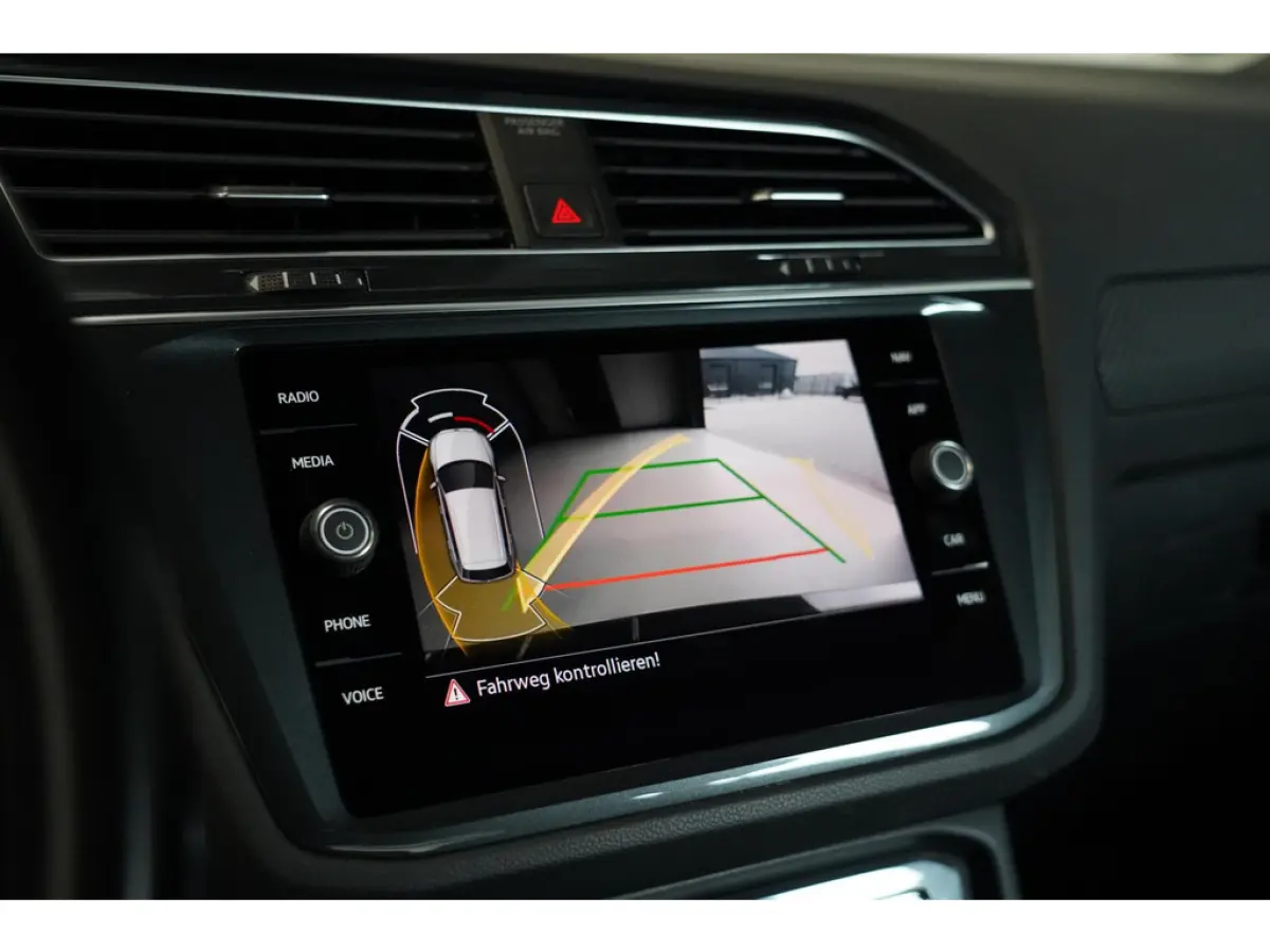 1.4 TSI eHybrid R-Line Business+ | Sfeerverlichting | Stoel en stuurwielverwarming | Dodehoek detectie | Digitaal dashboard | Ad