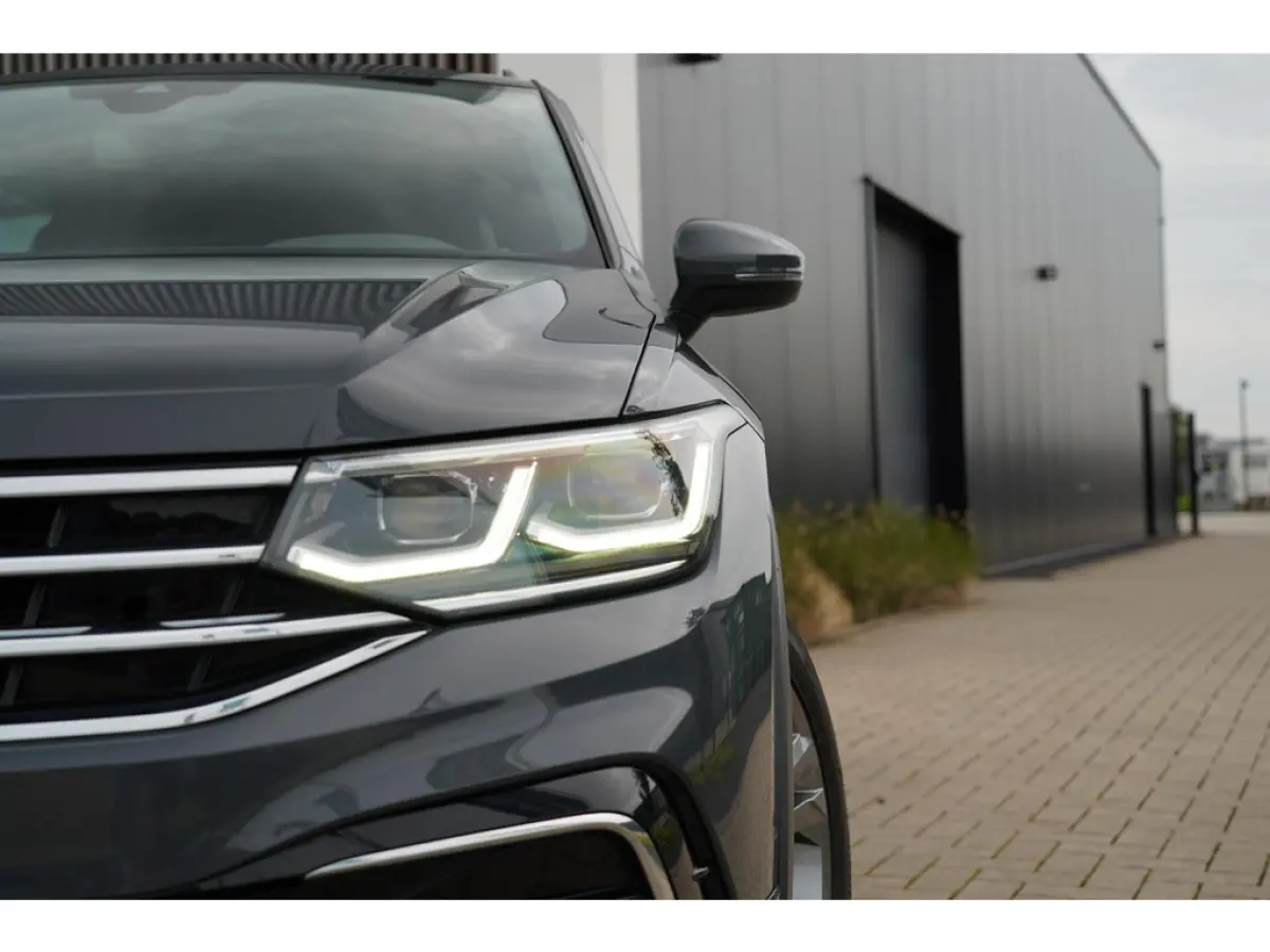 1.4 TSI eHybrid R-Line Business+ | Sfeerverlichting | Stoel en stuurwielverwarming | Dodehoek detectie | Digitaal dashboard | Ad