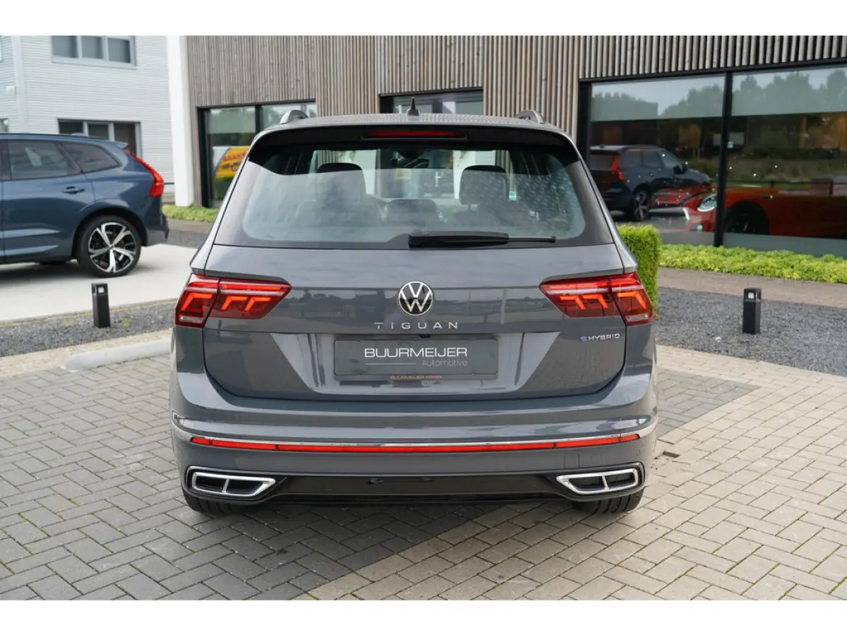 1.4 TSI eHybrid R-Line Business+ | Sfeerverlichting | Stoel en stuurwielverwarming | Dodehoek detectie | Digitaal dashboard | Ad