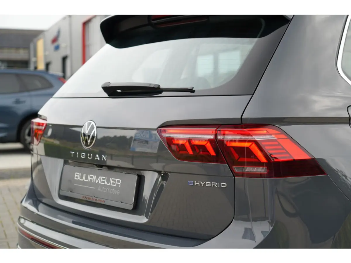 1.4 TSI eHybrid R-Line Business+ | Sfeerverlichting | Stoel en stuurwielverwarming | Dodehoek detectie | Digitaal dashboard | Ad