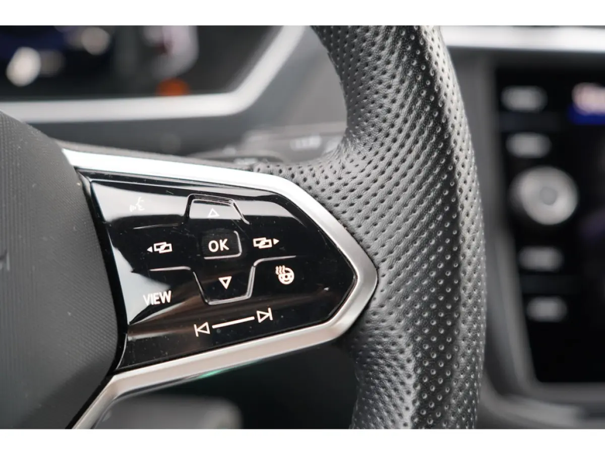 1.4 TSI eHybrid R-Line Business+ | Sfeerverlichting | Stoel en stuurwielverwarming | Dodehoek detectie | Digitaal dashboard | Ad