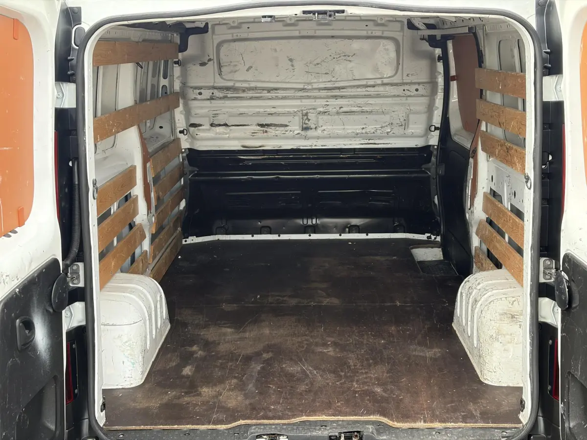 1.6 dCi L2H1 Comfort*NAVI*CRUISE*HAAK*A/C*TEL*3PER