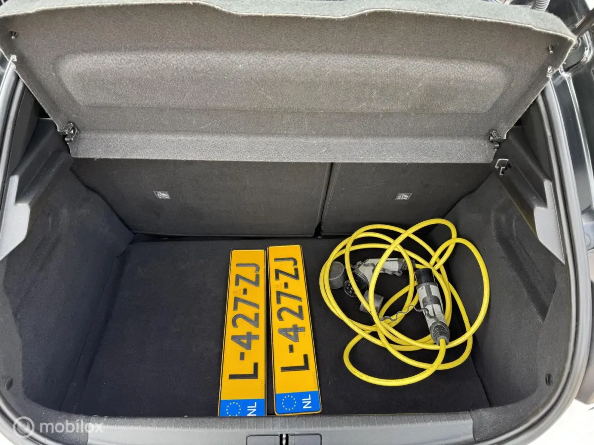 GS Line 50 kWh CarPlay Full-Led soH 93,5%! NAP