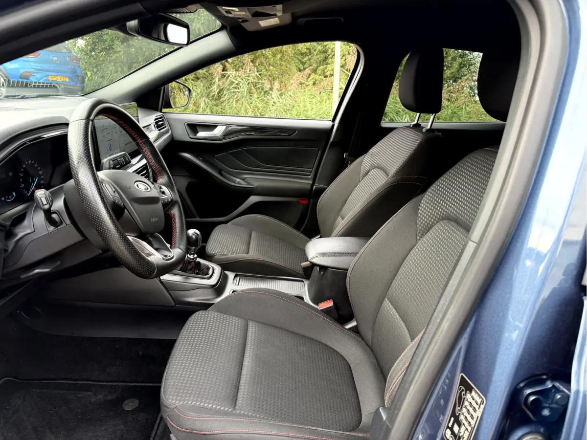 1.0 EcoBoost Hybrid ST Line Fullmap Navigatie, 17''Lmv