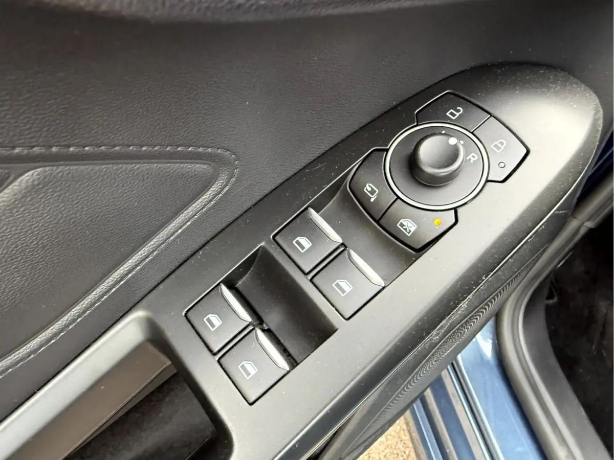 1.0 EcoBoost Hybrid ST Line Fullmap Navigatie, 17''Lmv