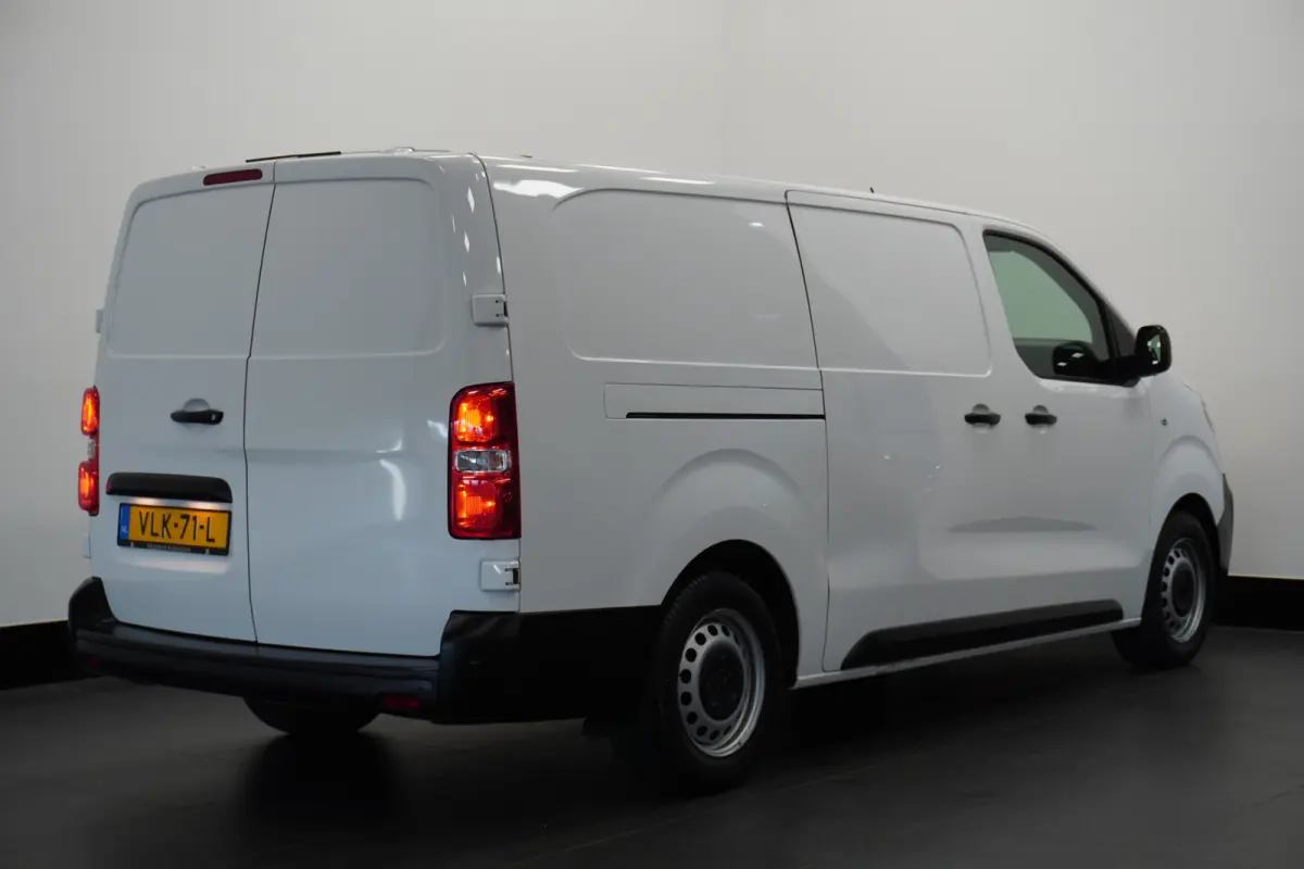 L3 Edition 136PK 75 kWh - Airco - Navi - PDC - SOH 100% - €22.900,- Excl.