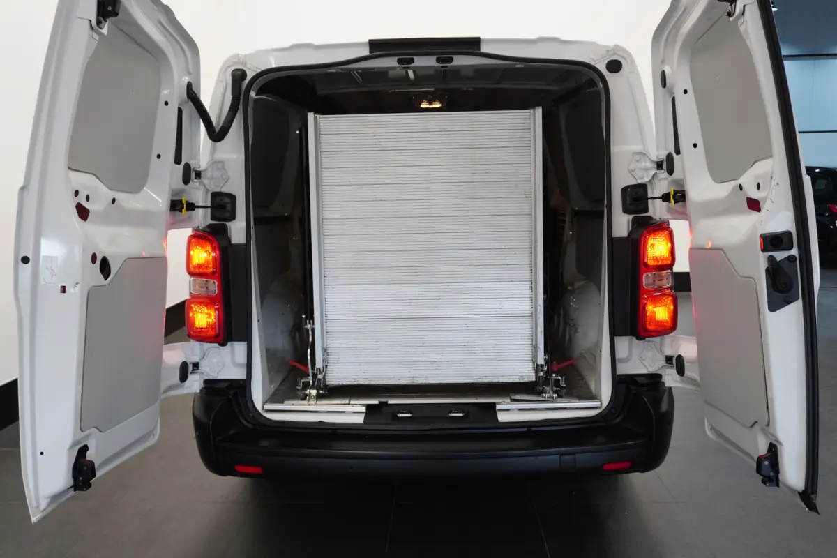L3 Edition 136PK 75 kWh - Airco - Navi - PDC - SOH 100% - €22.900,- Excl.