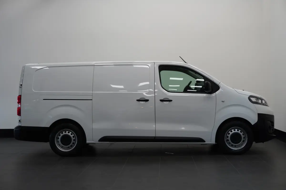 L3 Edition 136PK 75 kWh - Airco - Navi - PDC - SOH 100% - €22.900,- Excl.