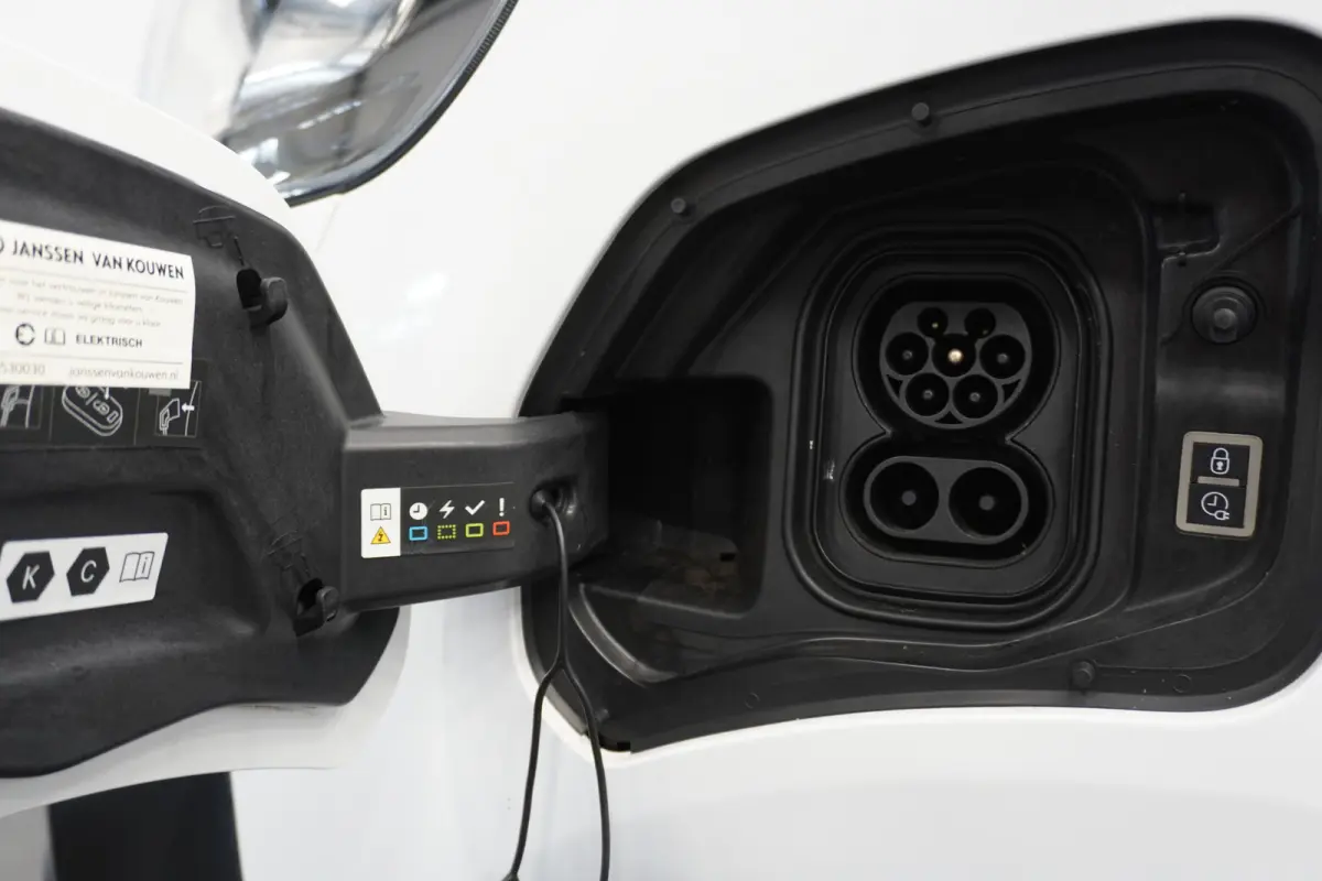 L3 Edition 136PK 75 kWh - Airco - Navi - PDC - SOH 100% - €22.900,- Excl.