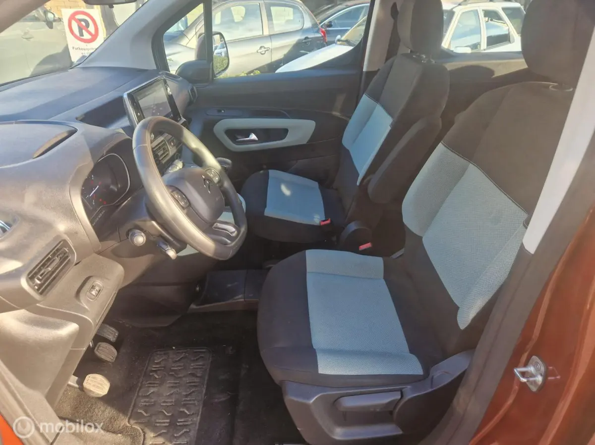 combi 1.2 PureTech Feel UNIEKE KLEUR