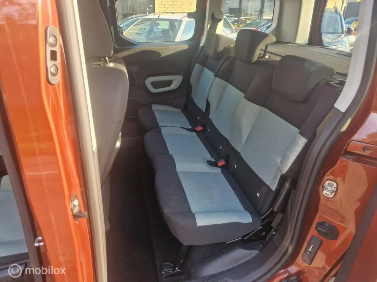 combi 1.2 PureTech Feel UNIEKE KLEUR