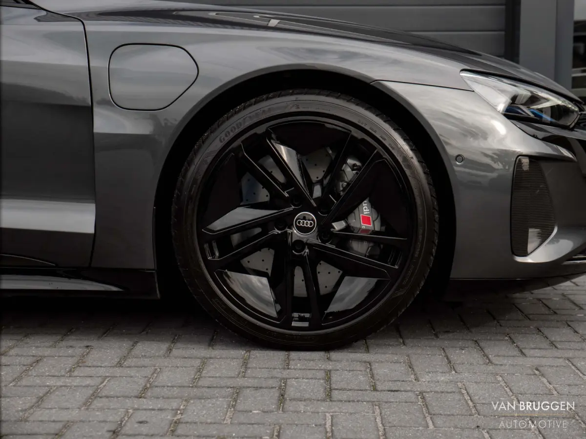 RS 93kwh Carbon Keramisch BTW Exclusive Alcantara Massage Koeling