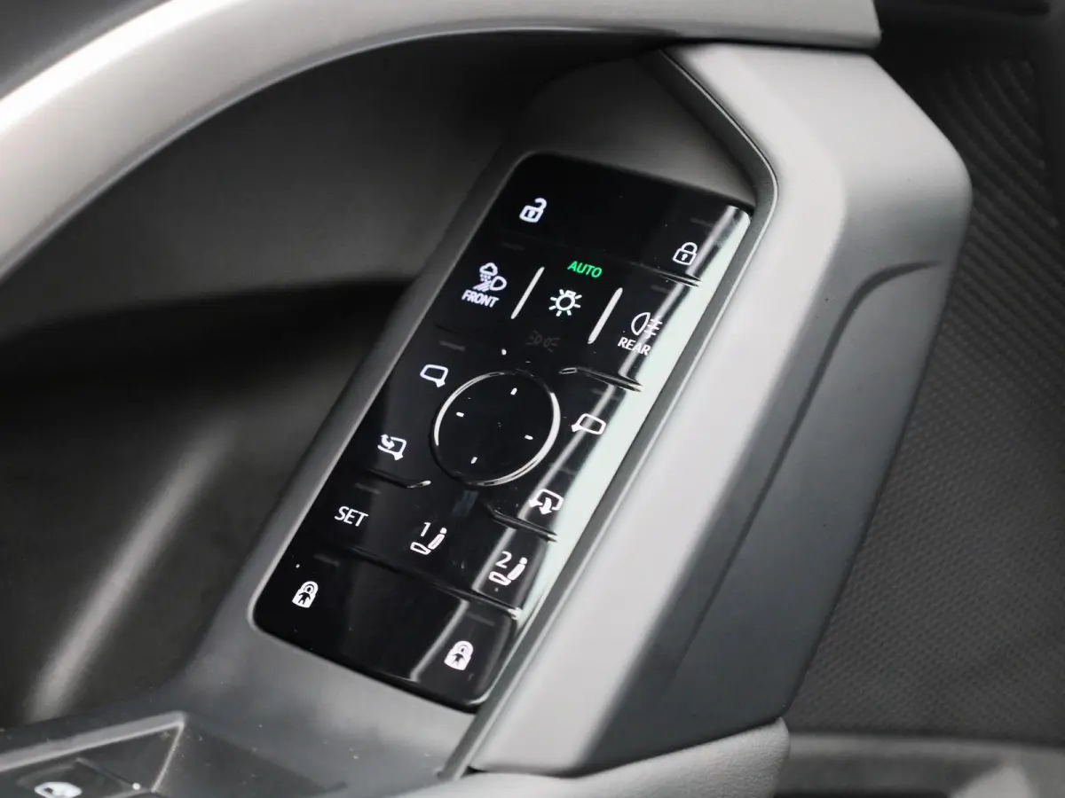 2.0 TFSI e-hybrid quattro S edition Competition 367 PK | S-line | 360 Camera | Trekhaak | Adaptive cruise control | Keyless | MMI bijrijdersdisplay | Apple Carplay | Android Auto | Lichtmeta
