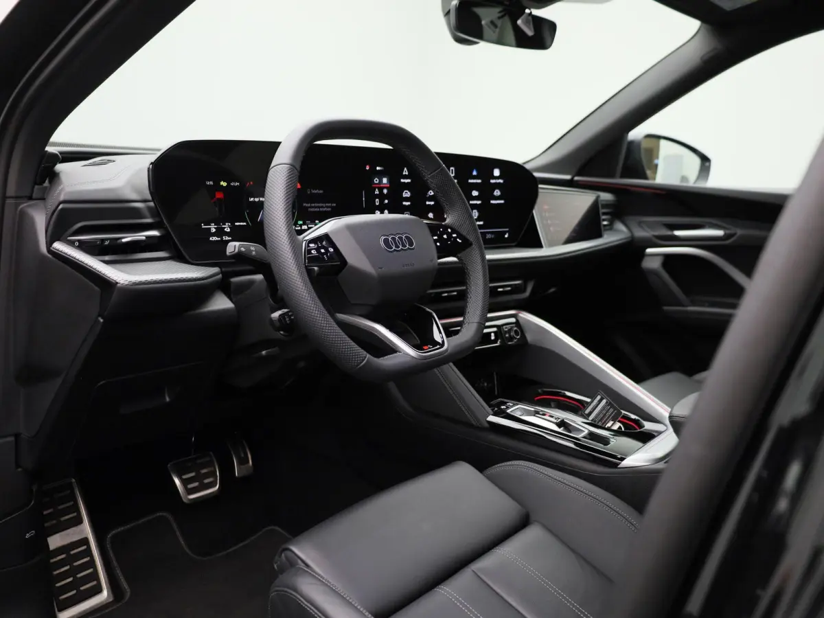 2.0 TFSI e-hybrid quattro S edition Competition 367 PK | S-line | 360 Camera | Trekhaak | Adaptive cruise control | Keyless | MMI bijrijdersdisplay | Apple Carplay | Android Auto | Lichtmeta