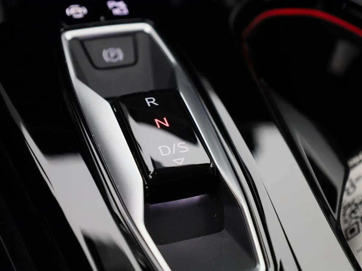 2.0 TFSI e-hybrid quattro S edition Competition 367 PK | S-line | 360 Camera | Trekhaak | Adaptive cruise control | Keyless | MMI bijrijdersdisplay | Apple Carplay | Android Auto | Lichtmeta