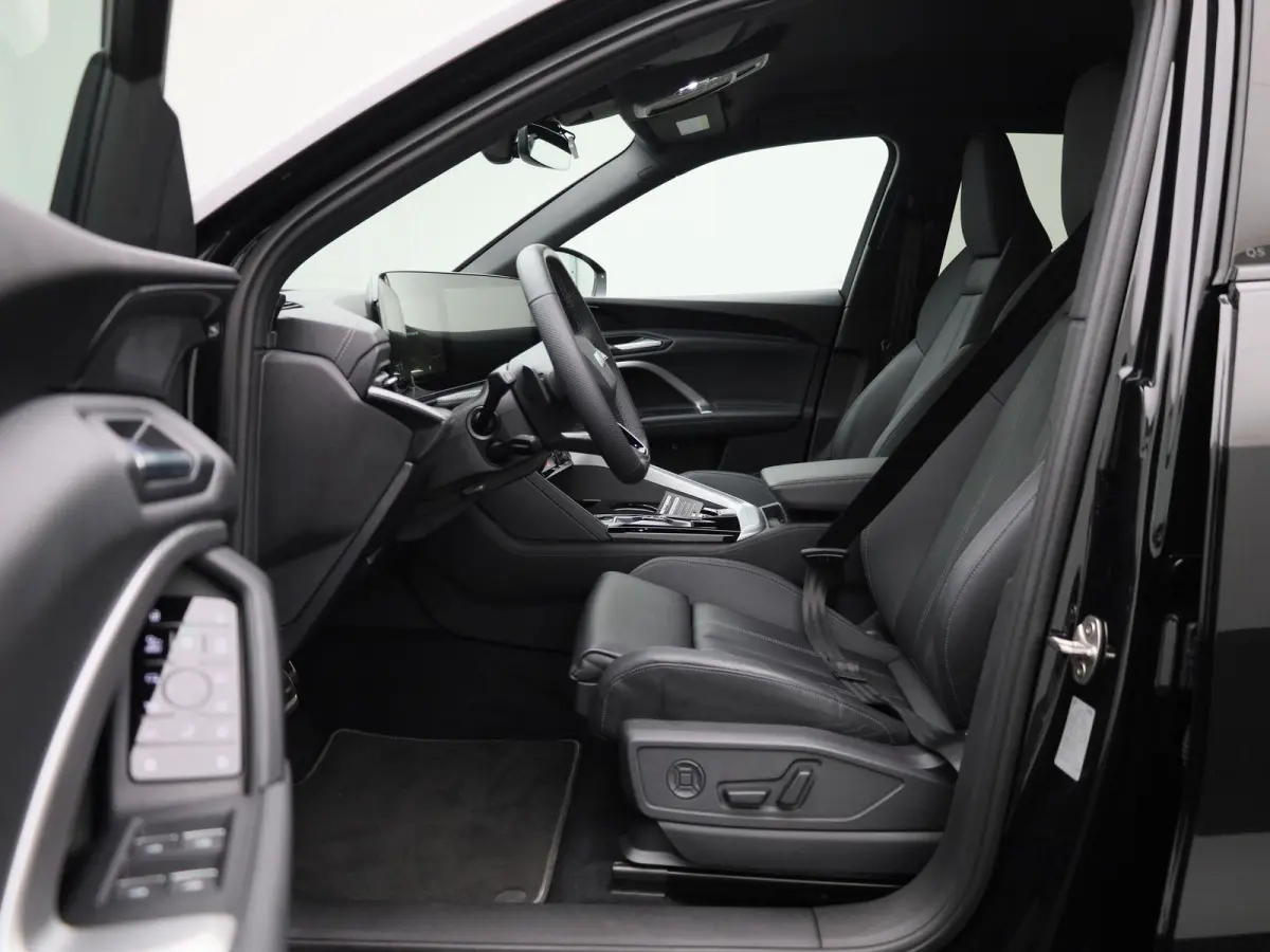 2.0 TFSI e-hybrid quattro S edition Competition 367 PK | S-line | 360 Camera | Trekhaak | Adaptive cruise control | Keyless | MMI bijrijdersdisplay | Apple Carplay | Android Auto | Lichtmeta