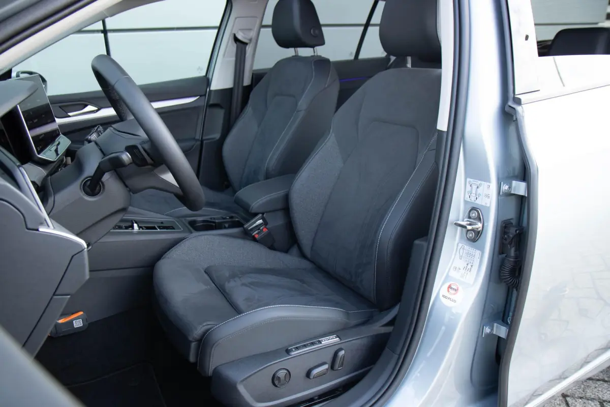 1.5 eHybrid 204pk Life Edition | Panoramadak | Trekhaak Wegklapbaar | Elektrische Stoelen met Geheugen