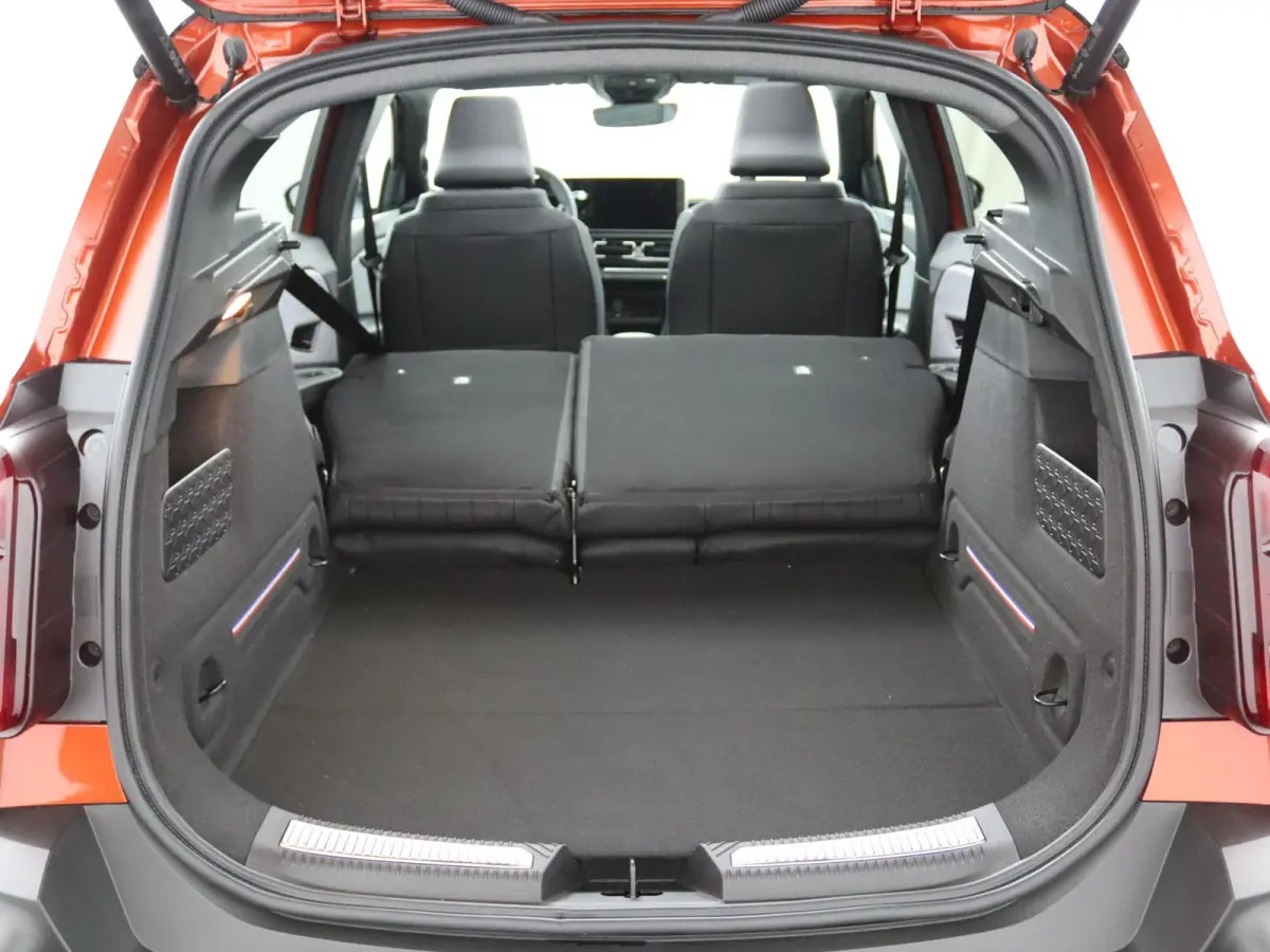 iconic “plein sud™” 150 pk comfort range | pack advanced driving assist | Harman Kardon® premium audio |