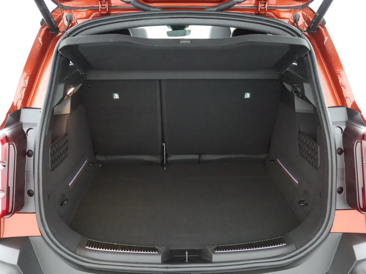 iconic “plein sud™” 150 pk comfort range | pack advanced driving assist | Harman Kardon® premium audio |