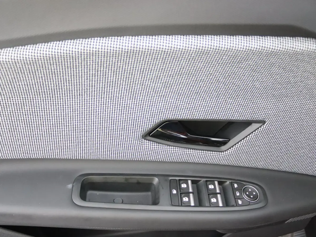 iconic “plein sud™” 150 pk comfort range | pack advanced driving assist | Harman Kardon® premium audio |