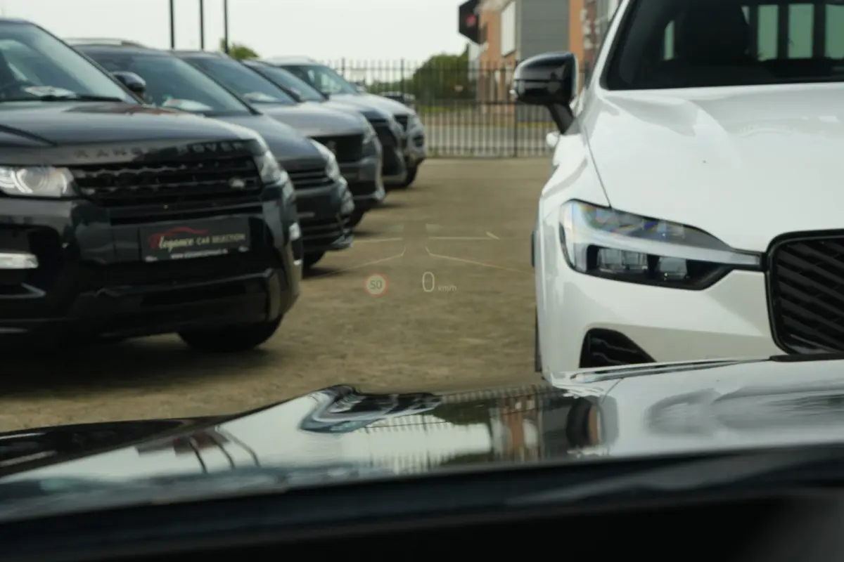 320e | 204 PK | M Sportpakket | Panoramadak | Head-up display | Achteruitrijcamera | BMW 3 Serie Touring 320e M Sport met 2.0 viercilinder benzinemotor en plug-in hybride aandrijving, voorzi