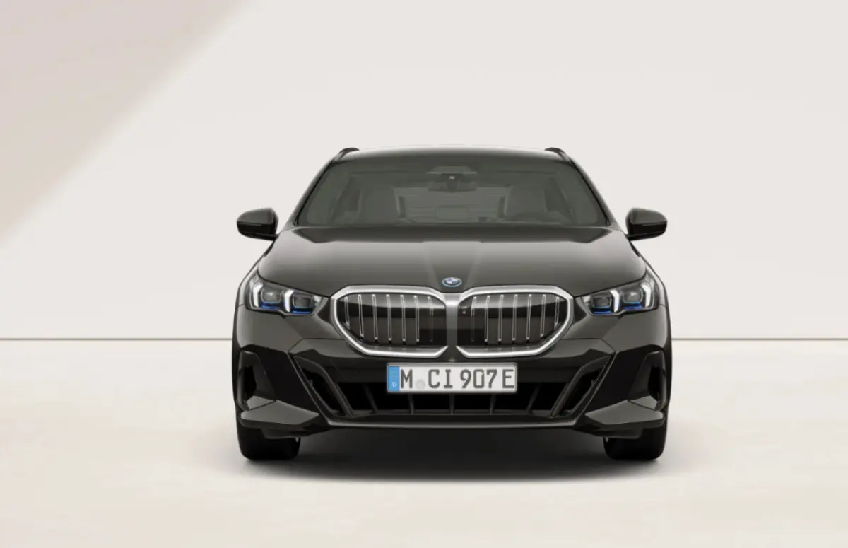 530e M Sport Edition Panoramadak - Driving Assistant Professional - Stoelventilatie - Getinte Ruiten - Stoelverwarming voor/achter - Comfort Access - Parking Assistant Plus - Harman Kardon -