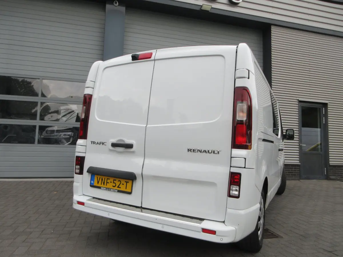 2.0 dCi 120pk T29 L2 DC, Dubbel Cabine, Euro 6, Airco, Camera