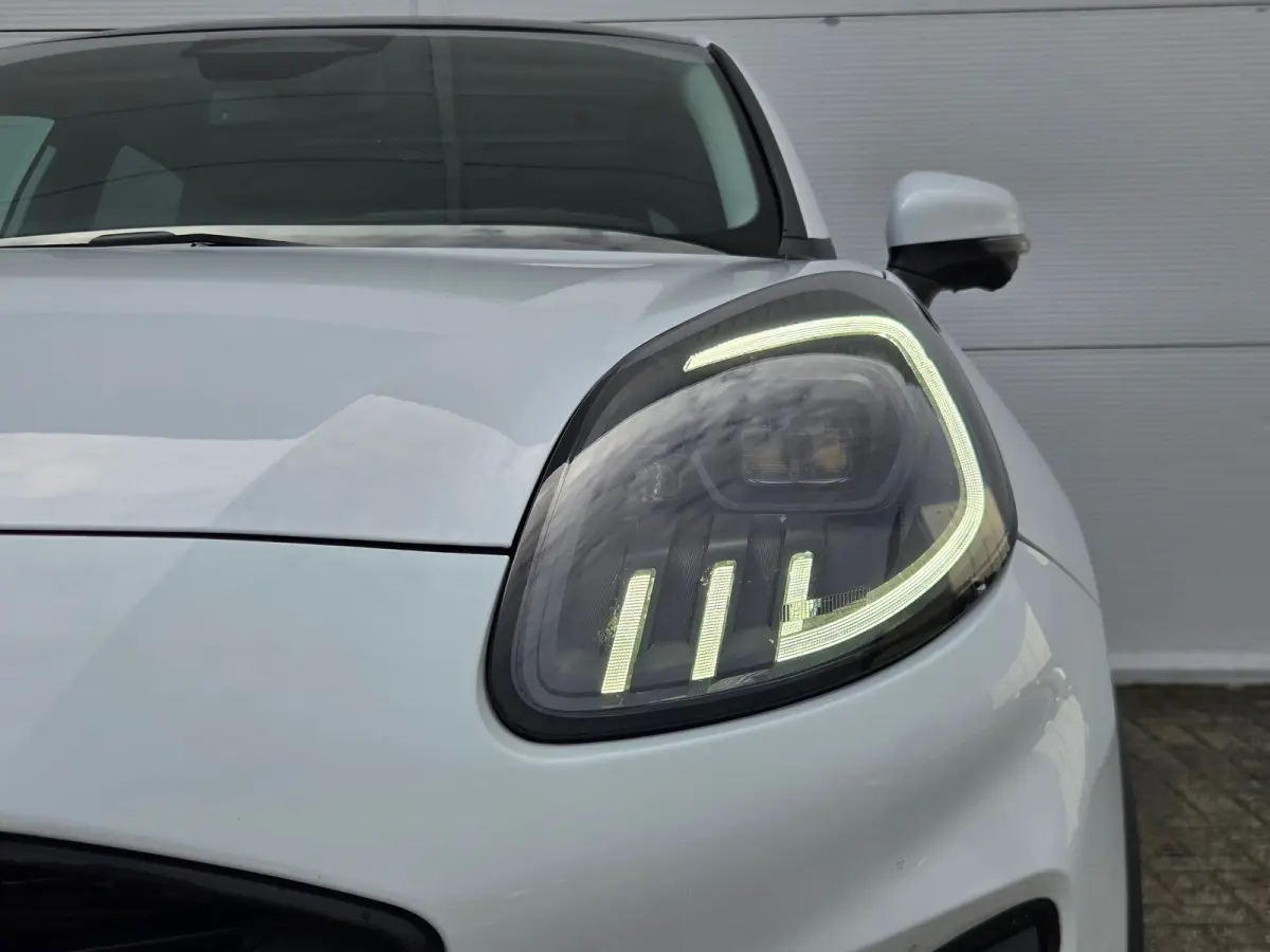 Titanium | Adaptive Cruise Control / Stoel- en stuurwielverwarming / Elektrisch schuif/kantel-dak / 360 Camera / Volledig onderhouden / | Adaptive Cruise | Apple Carplay/Android Auto|telefoo