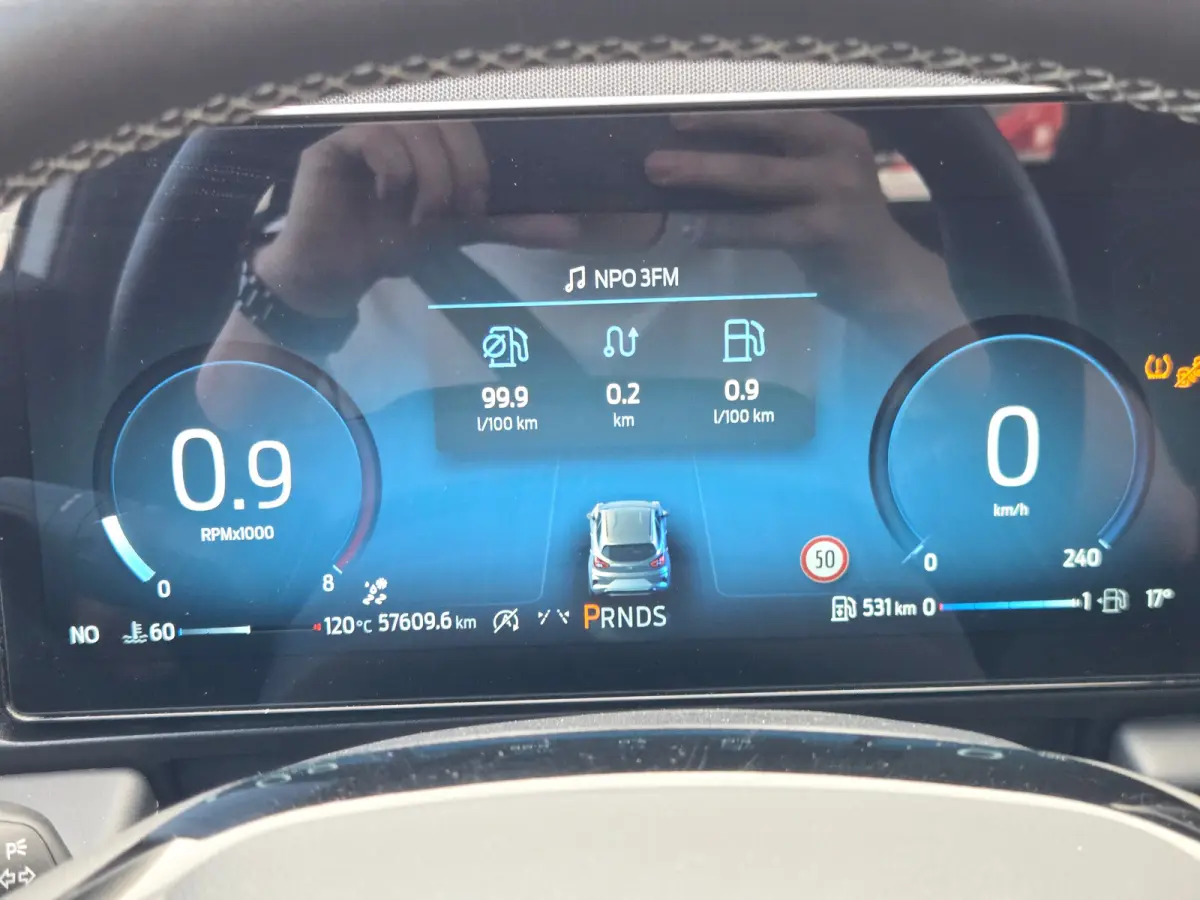 Titanium | Adaptive Cruise Control / Stoel- en stuurwielverwarming / Elektrisch schuif/kantel-dak / 360 Camera / Volledig onderhouden / | Adaptive Cruise | Apple Carplay/Android Auto|telefoo