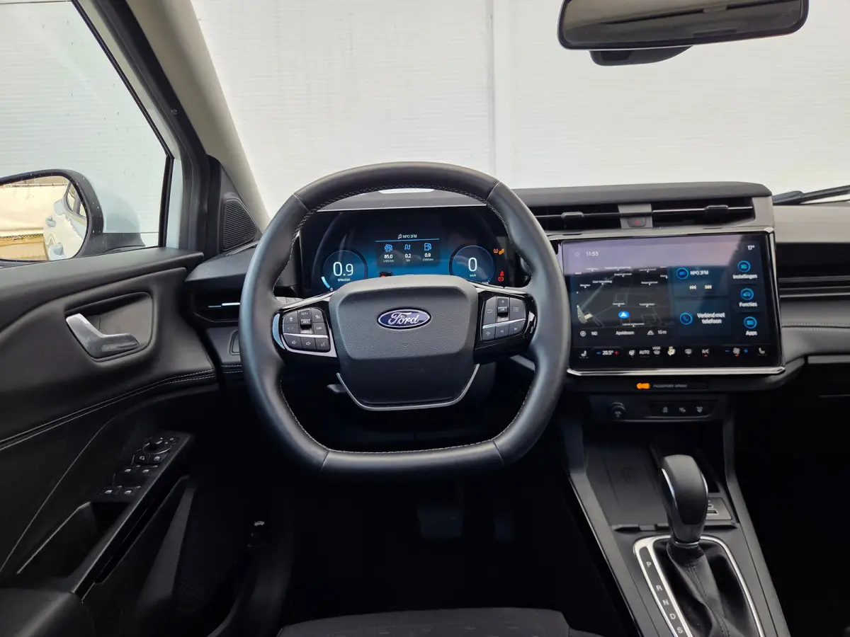 Titanium | Adaptive Cruise Control / Stoel- en stuurwielverwarming / Elektrisch schuif/kantel-dak / 360 Camera / Volledig onderhouden / | Adaptive Cruise | Apple Carplay/Android Auto|telefoo