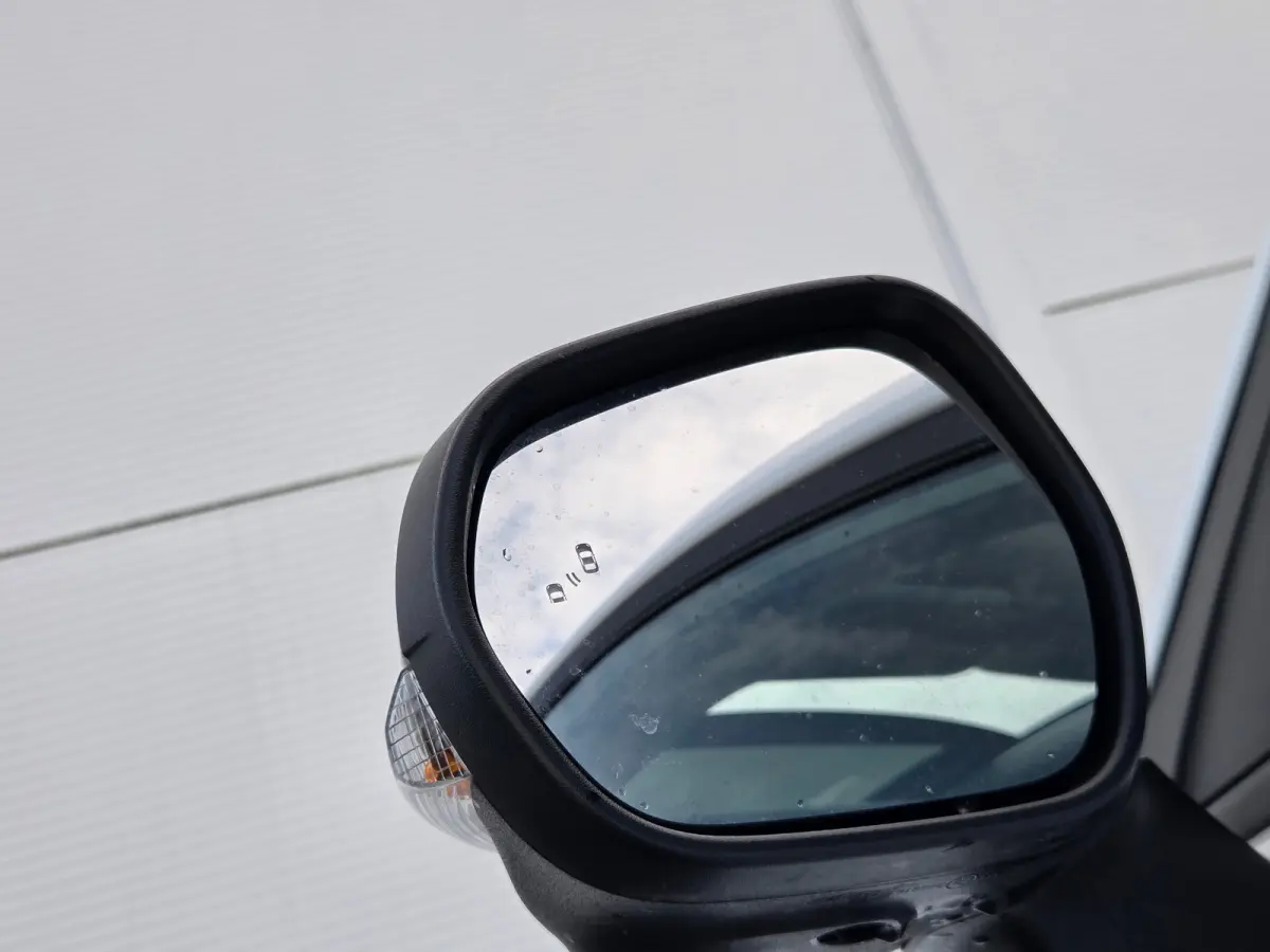 Titanium | Adaptive Cruise Control / Stoel- en stuurwielverwarming / Elektrisch schuif/kantel-dak / 360 Camera / Volledig onderhouden / | Adaptive Cruise | Apple Carplay/Android Auto|telefoo