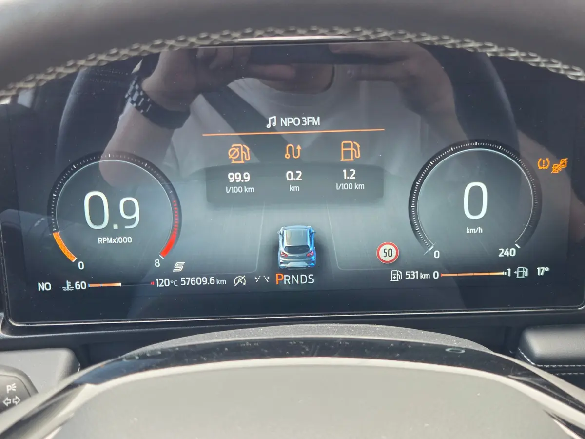 Titanium | Adaptive Cruise Control / Stoel- en stuurwielverwarming / Elektrisch schuif/kantel-dak / 360 Camera / Volledig onderhouden / | Adaptive Cruise | Apple Carplay/Android Auto|telefoo