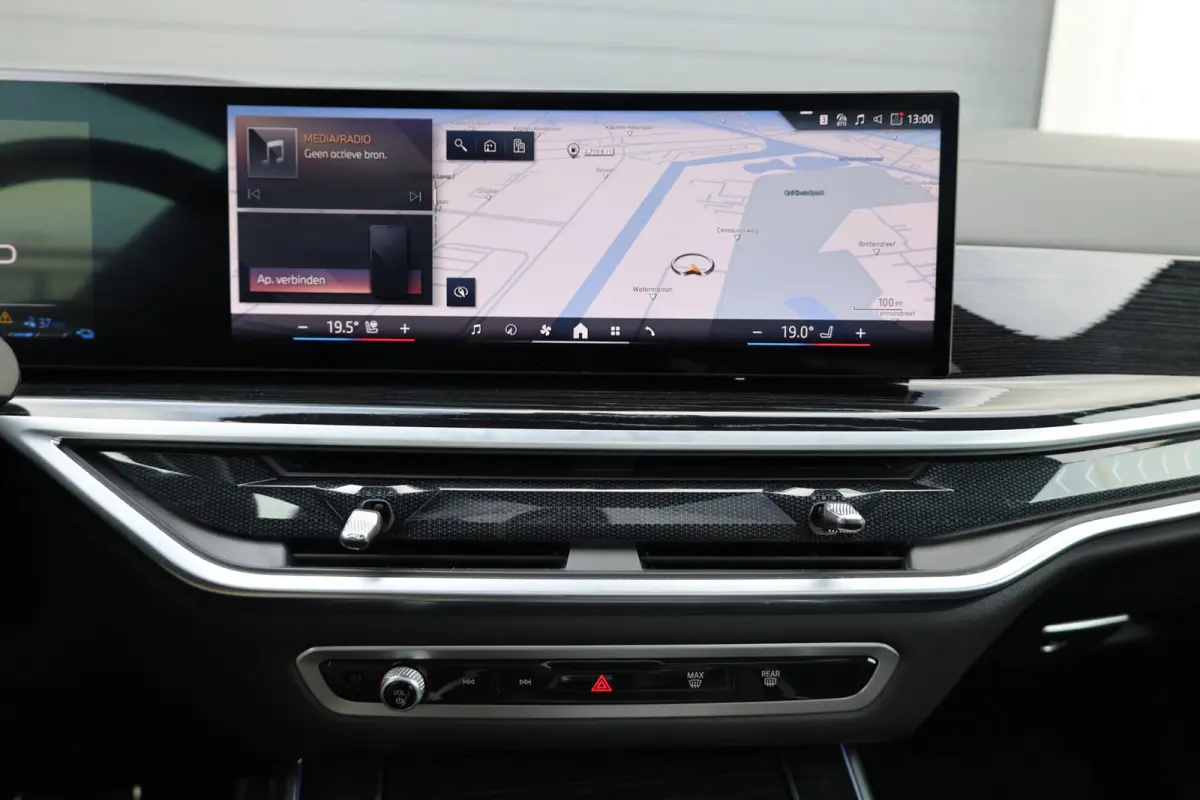 XDrive50e M-Sport MAXTON/LED/VIRTUAL/SFEER/LUCHT/LEER+/S.VERWARMING+MEMORY/22" LMV/360/ACC/ECC/12 MND GARANTIE!