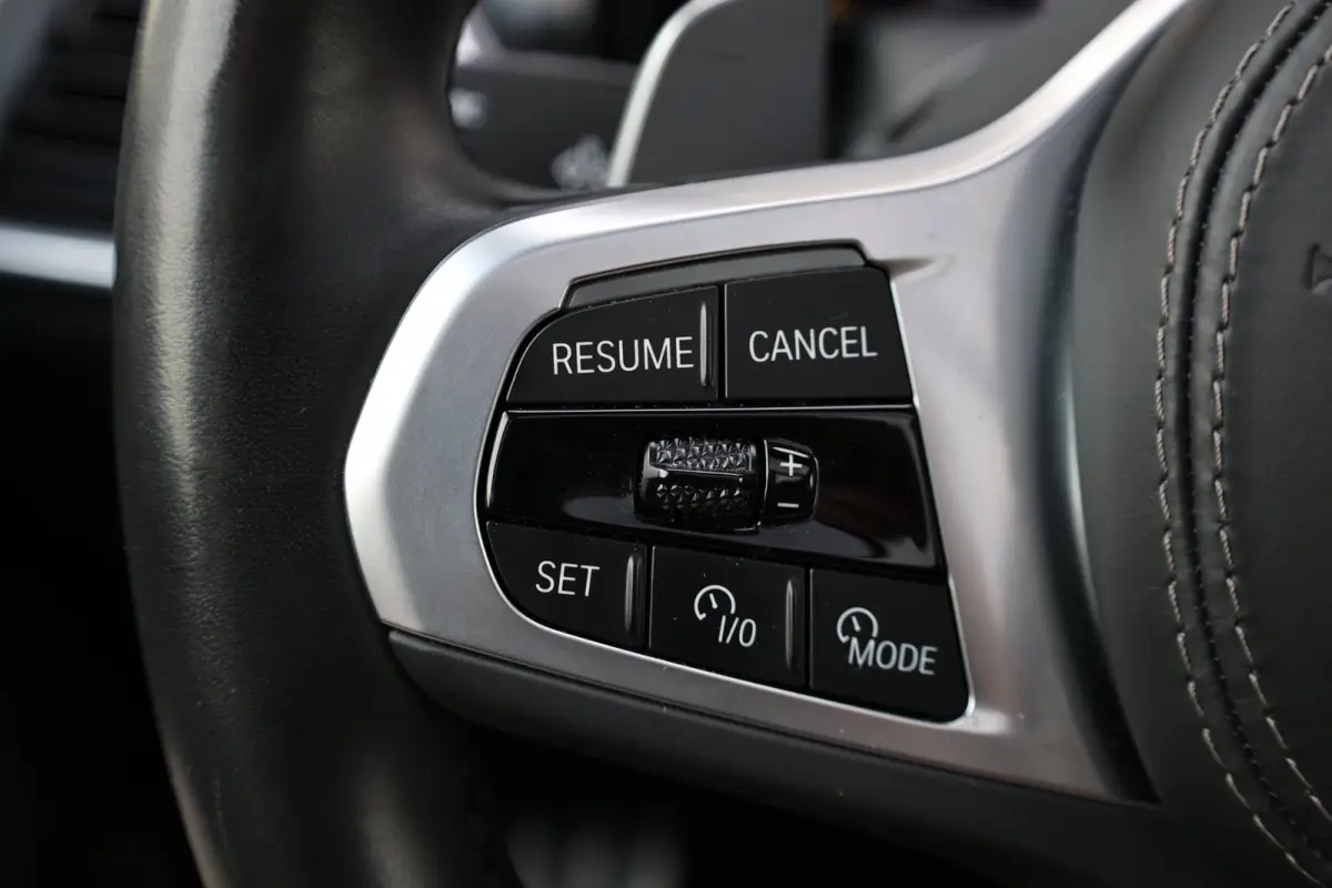 XDrive50e M-Sport MAXTON/LED/VIRTUAL/SFEER/LUCHT/LEER+/S.VERWARMING+MEMORY/22" LMV/360/ACC/ECC/12 MND GARANTIE!