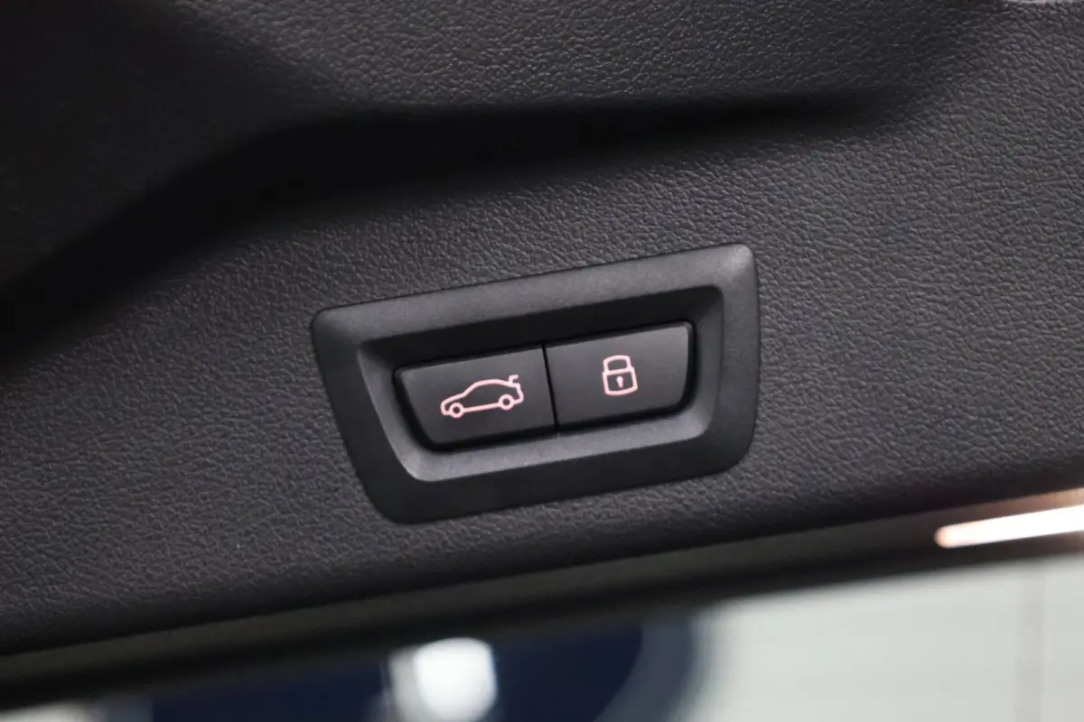 XDrive50e M-Sport MAXTON/LED/VIRTUAL/SFEER/LUCHT/LEER+/S.VERWARMING+MEMORY/22" LMV/360/ACC/ECC/12 MND GARANTIE!
